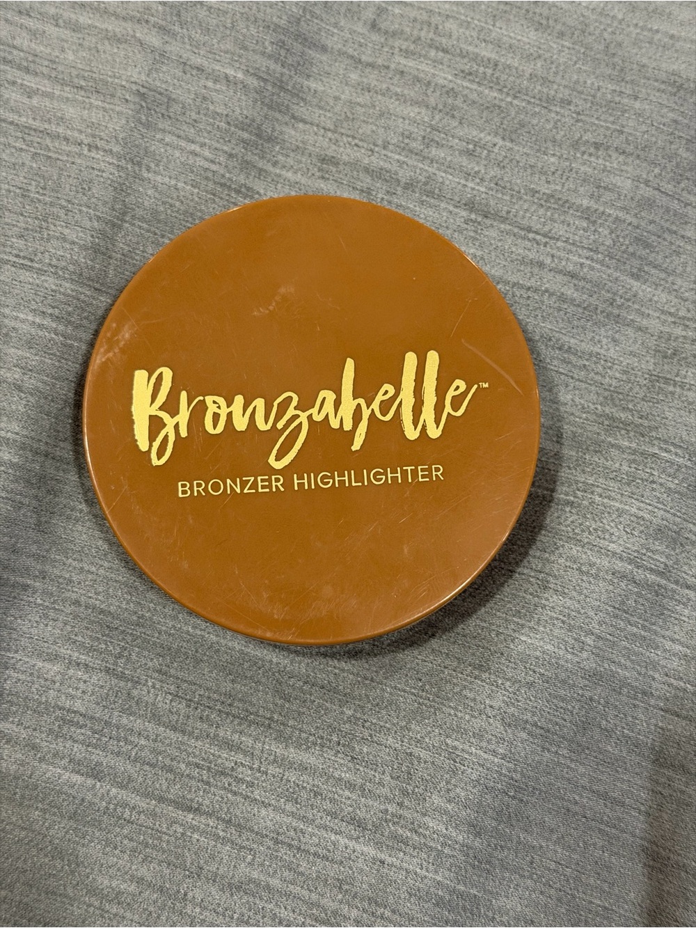 Elle Bronzabelle Bronzer Highlighter - Brown with Gold Lettering